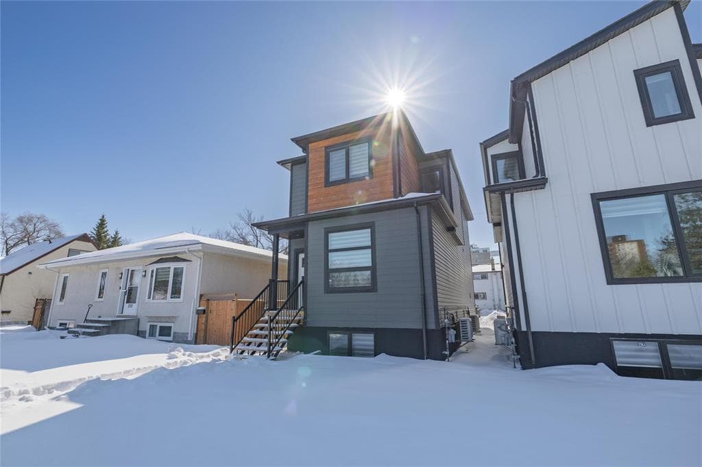 228 Cheriton Ave, Winnipeg, MB R2G 0E5, Canada